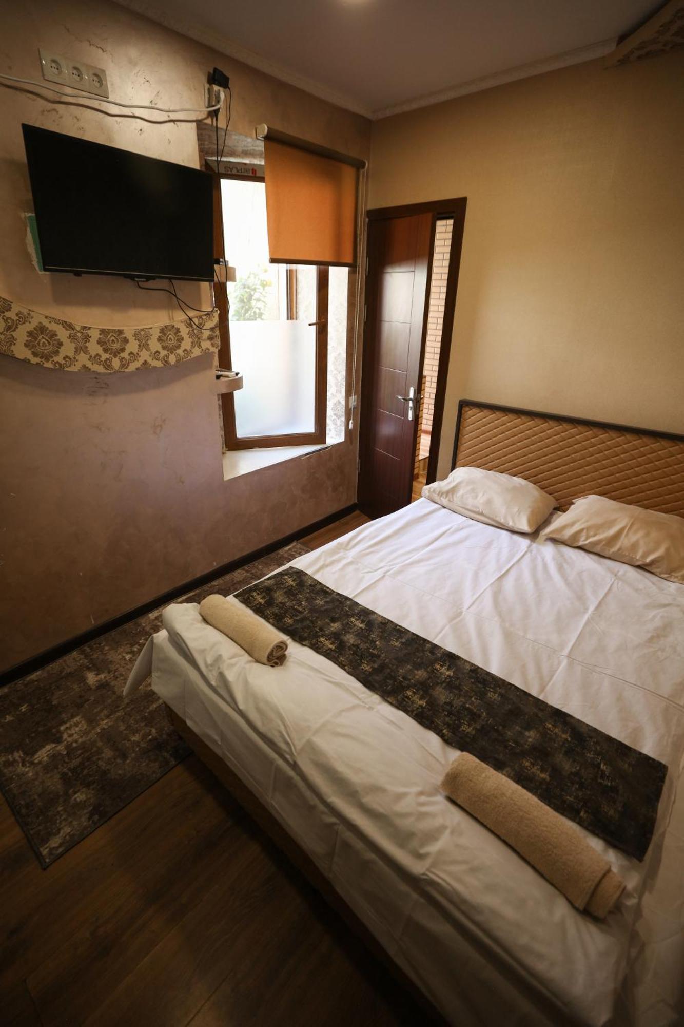 U Ashota Hotel Yerevan Exterior photo